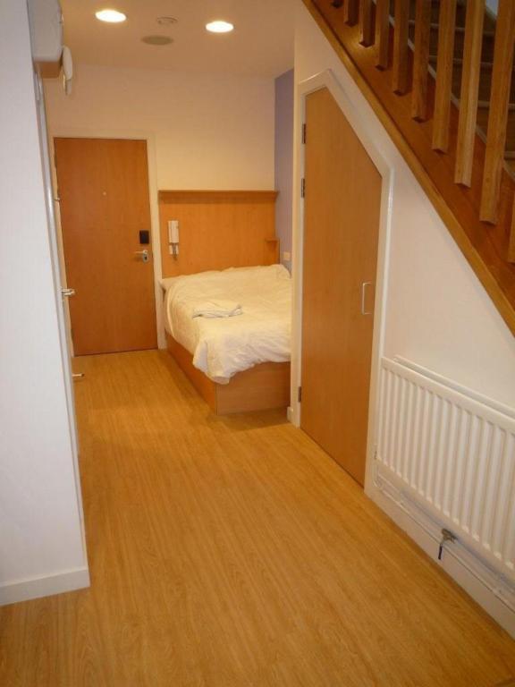Destiny Student - Cowgate Apartman EDI Szoba fotó